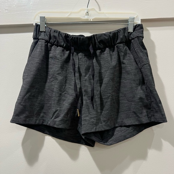lululemon athletica On the Fly Shorts - Picture 1 of 6